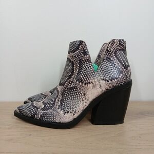 Vince Camuto Gigietta Boots Women 7 Snake Print Leather Block Heel Western